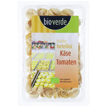 Tortellini mit Käse und Tomaten